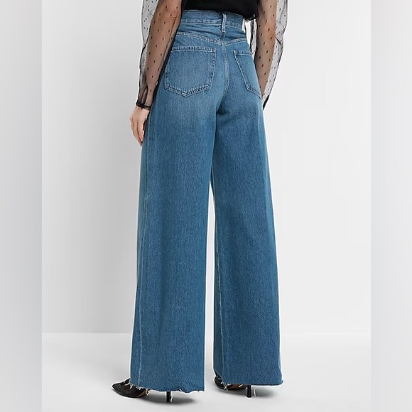 EXPRESS • Super High Waisted Medium Wash Raw Hem Baggy Wide Leg Jeans • NWOT - Picture 2 of 5